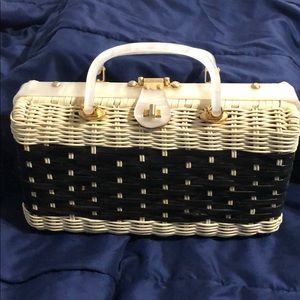 Vintage wicker hand bag